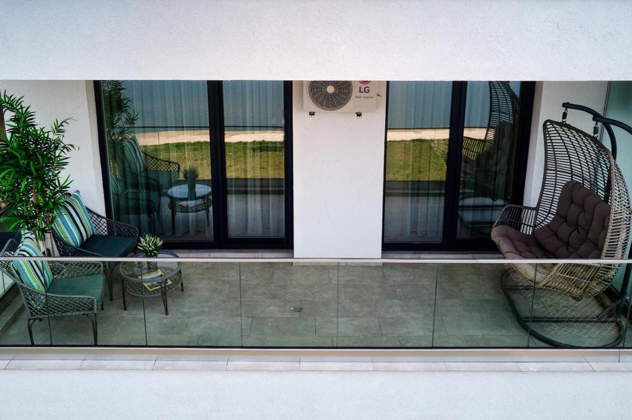 Riva Lake Boutique Mamaia Buitenkant foto