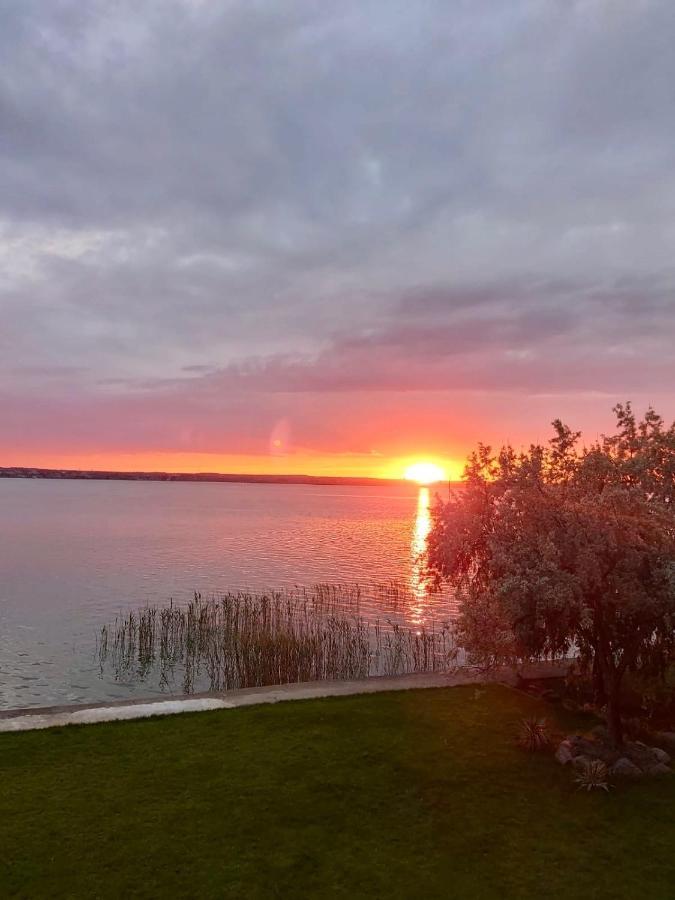 Riva Lake Boutique Mamaia Buitenkant foto